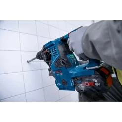 Bosch Professional Akku-Bohrhammer GBH 18 V-28 C 9 Bosch Professional Akku-Bohrhammer GBH 18 V-28 C -Werkzeugdepot Geschäft 4059952563640 4928 A 02